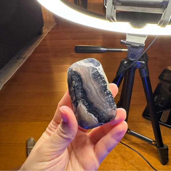 Black and White Agate Stone - Picture 1 of 3